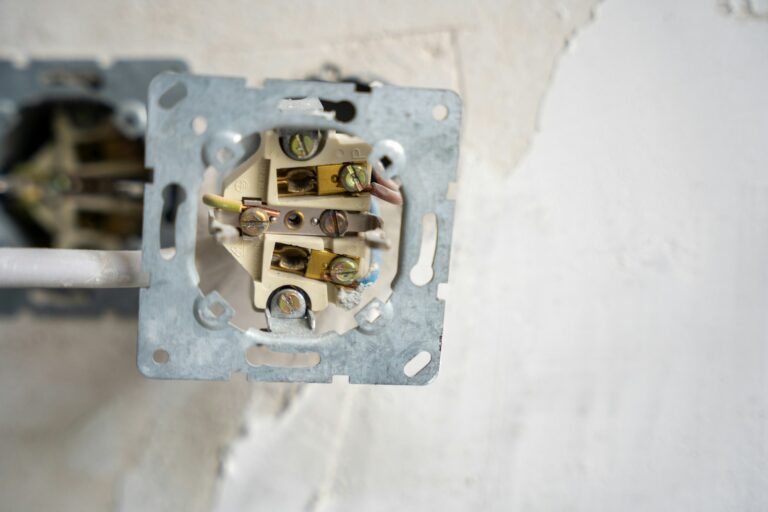 Smart home plug wall socket