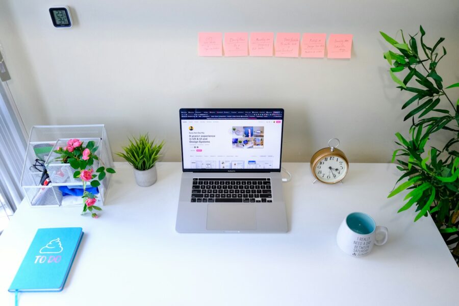 Laptop desk web browser window minimal workspace