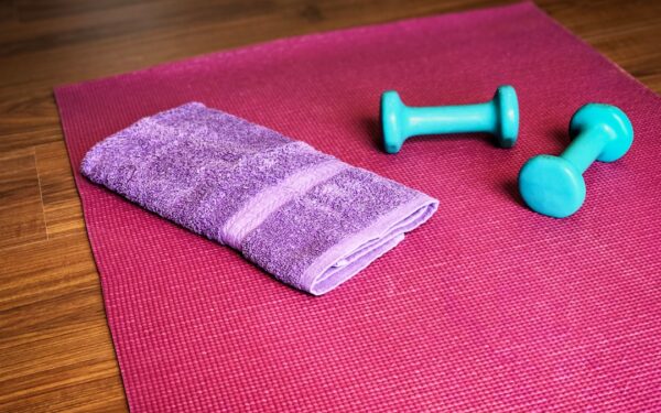 A Simple Resistance Band Workout Plan for Strength at Home in 20 Minutes