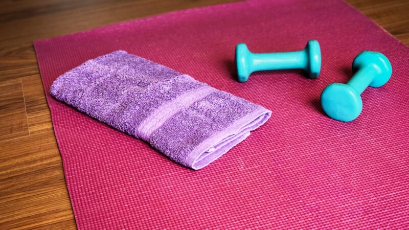 A Simple Resistance Band Workout Plan for Strength at Home in 20 Minutes