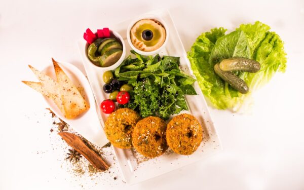 How to Build a Balanced Mezze Board for an Easy Weeknight Dinner