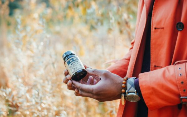 How to use over-the-counter painkillers safely at home