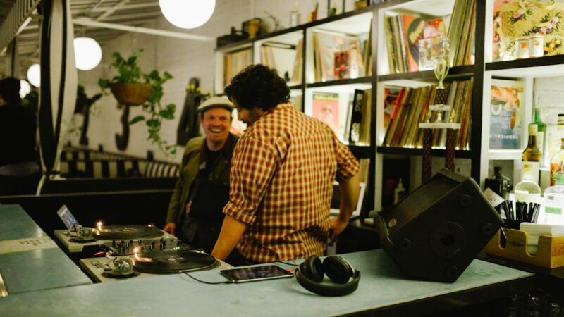 Listening Bars and Hi‑Fi Cafés: How Sound-Focused Venues Are Reshaping Urban Music Culture