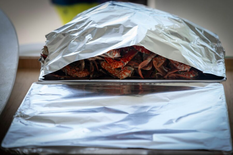 Travel sandwich lunch box foil wrap