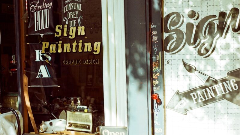 The Quiet Comeback of Hand-Painted Shop Signs in a Digital Cityscape