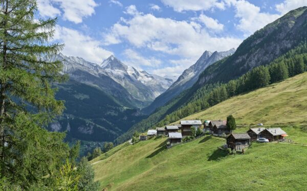 A weekend in alpine villages without skiing: how to enjoy the mountains year‑round