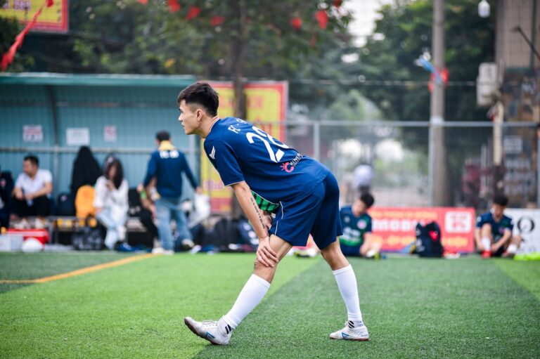 Amateur players warming