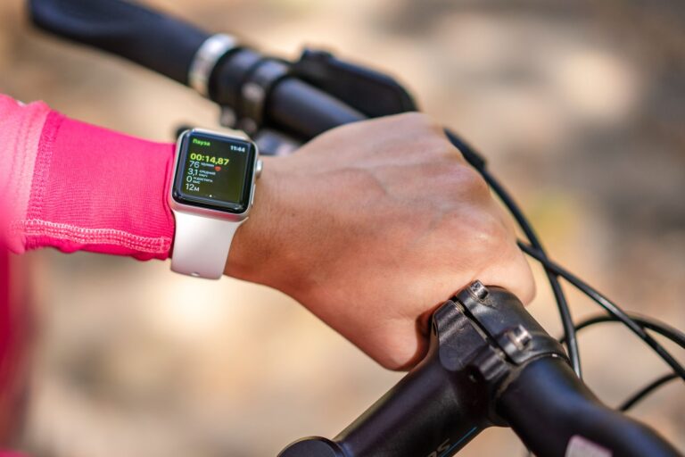Cycling smartwatch handlebar