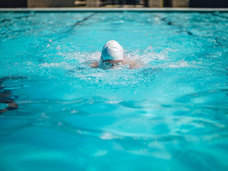 Outdoor lake swimmer