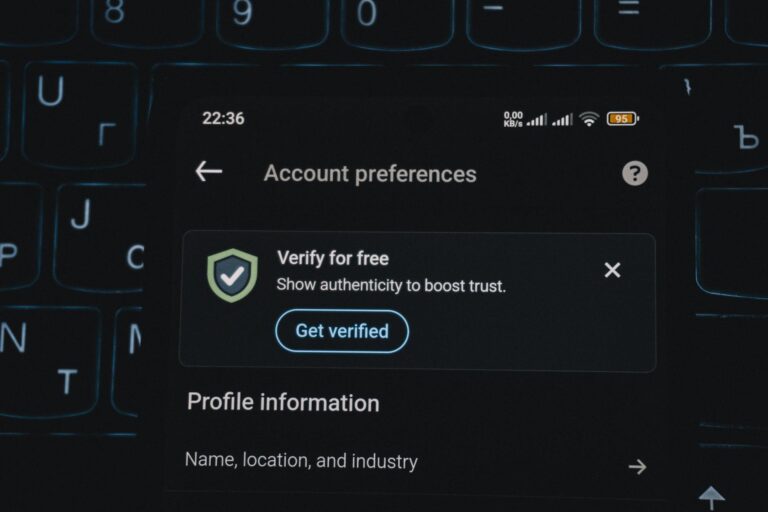 Locked smartphone screen biometric authentication