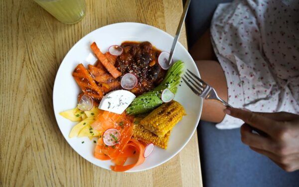 How to build flavorful grain bowls at home without getting bored