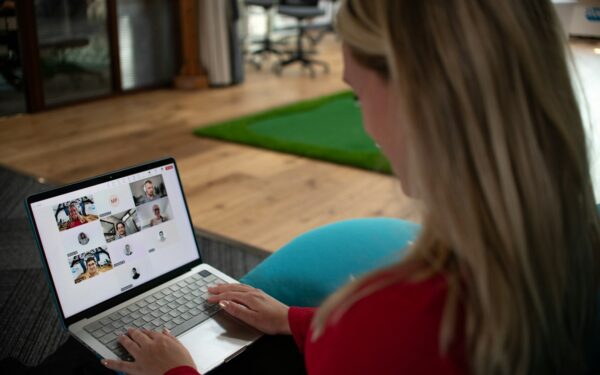 How to choose the right collaboration apps for remote and hybrid teams
