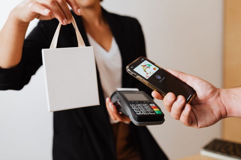 Smartphone contactless payment