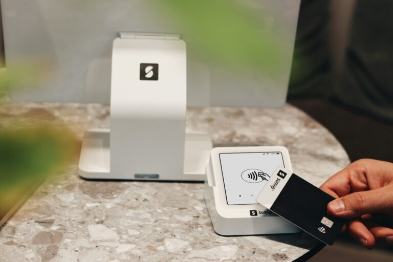Smartphone contactless payment