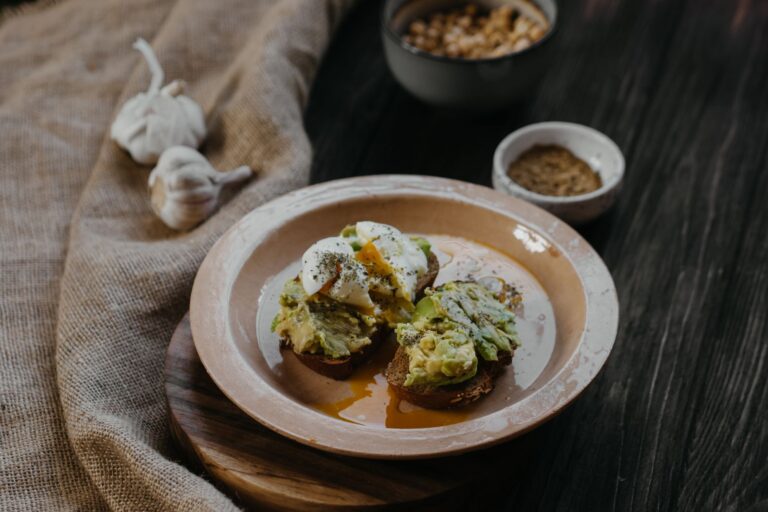 Poached eggs saucepan