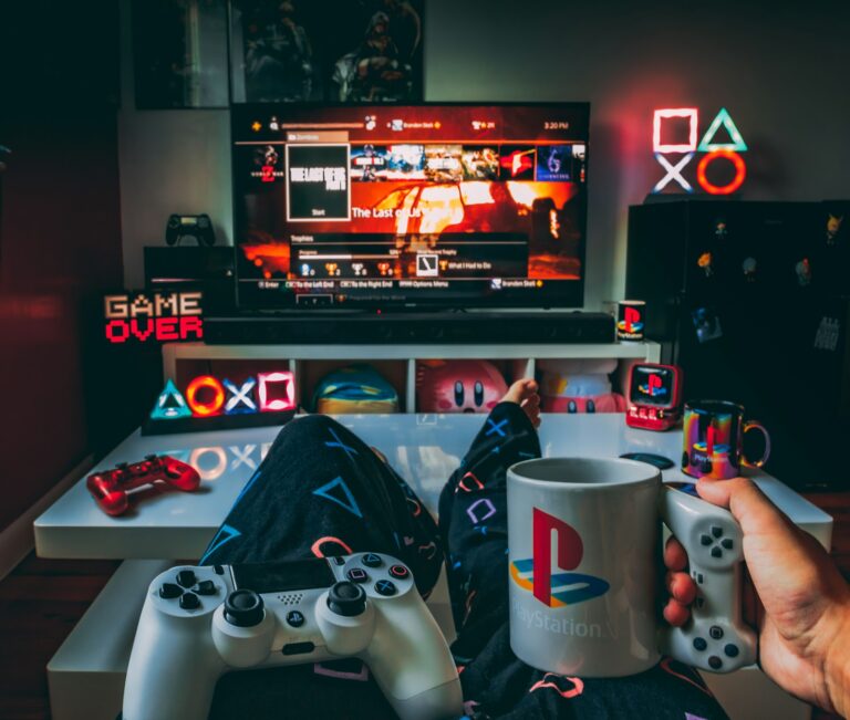 Cloud gaming controller