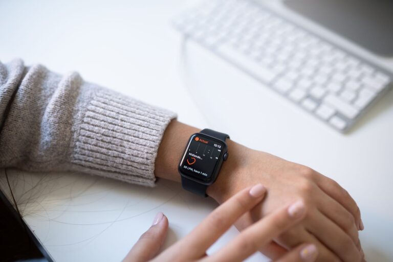 Smartwatch wrist health