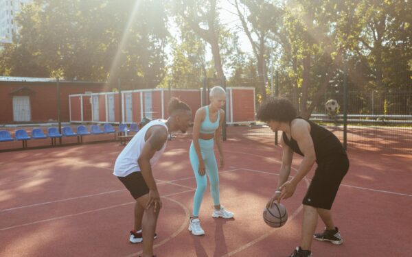 Pick-up basketball culture in summer: how street courts build skills, fitness and community