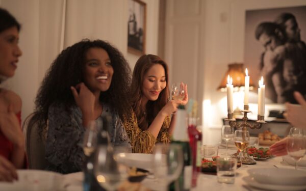 Seasonal hosting at home: how to welcome guests without burning yourself out
