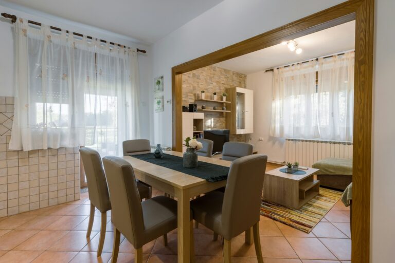 Kitchen table simple