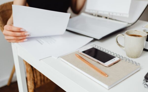 Simple evening reset: a 20-minute checklist that makes mornings easier