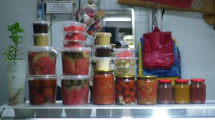 Simple food storage habits that save money and cut kitchen stress