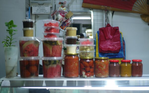 Simple food storage habits that save money and cut kitchen stress