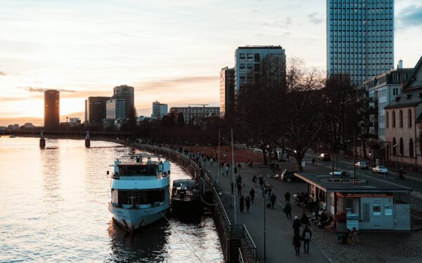 Visa-free city escapes: easy-entry urban breaks for spontaneous travelers