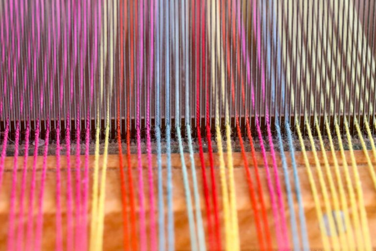 Artisan weaving loom