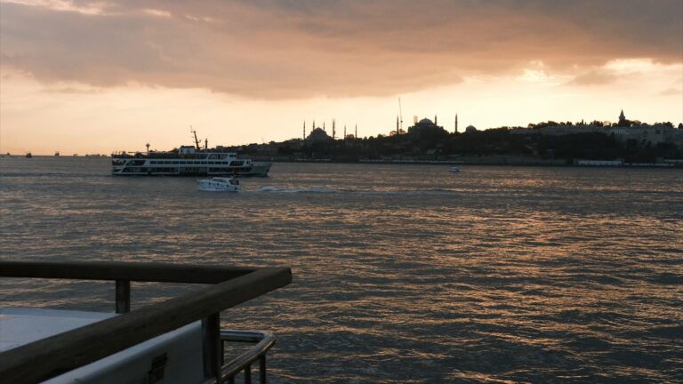 Istanbul ferry bosphorus