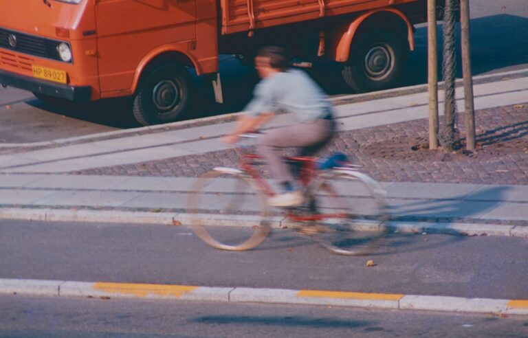 City cyclist commuting