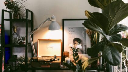 Daily habits that quietly protect your eyes in a screen‑heavy world