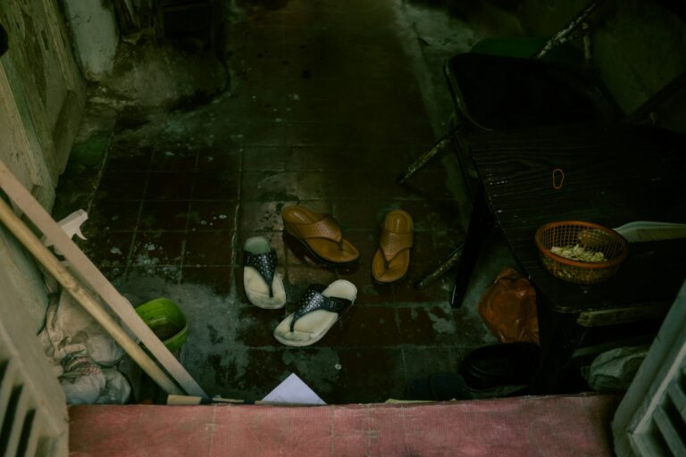 Doorway shoe rack