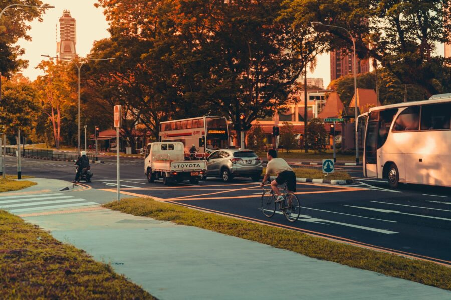 Urban bike commuter