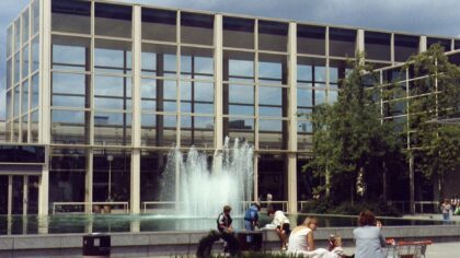 How free public squares quietly turn into open-air living rooms
