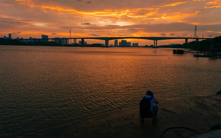 Runner urban bridge