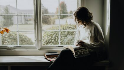 How to create a “quiet hour” habit that makes every day feel more spacious