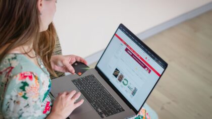 How to spot and avoid fake online stores before you lose money
