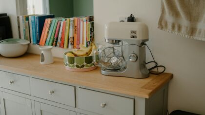 How to start baking bread at home without special equipment