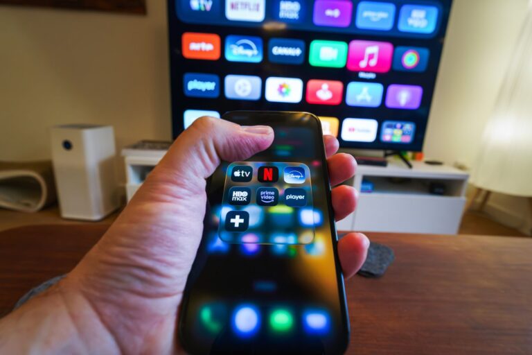 Smartphone screen subscriptions
