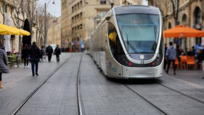 How to use city trams like a local: a guide for travelers in Europe and beyond