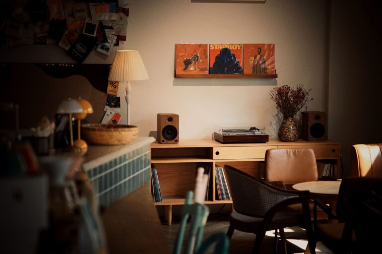 Record player close
