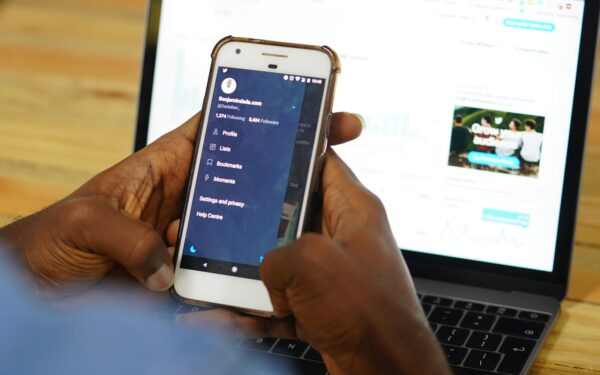 Password managers and smarter login habits for everyday security