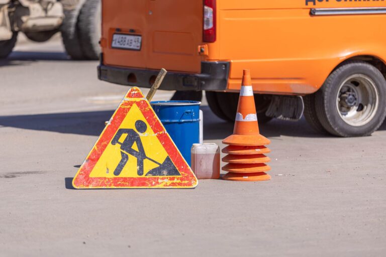 Driver placing warning