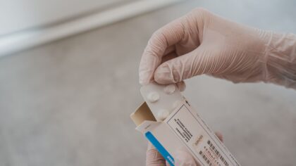 Smart ways to read medicine labels so you use them safely