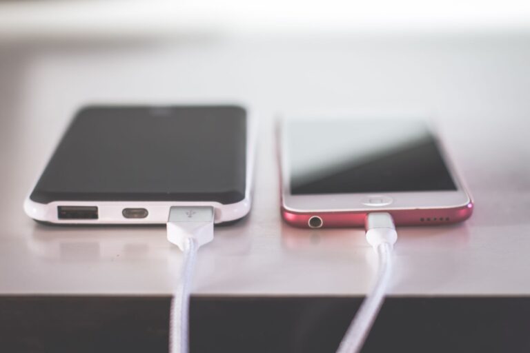 Smartphone charging cable