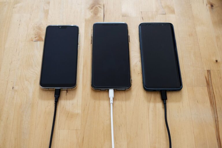 Smartphone charging cable