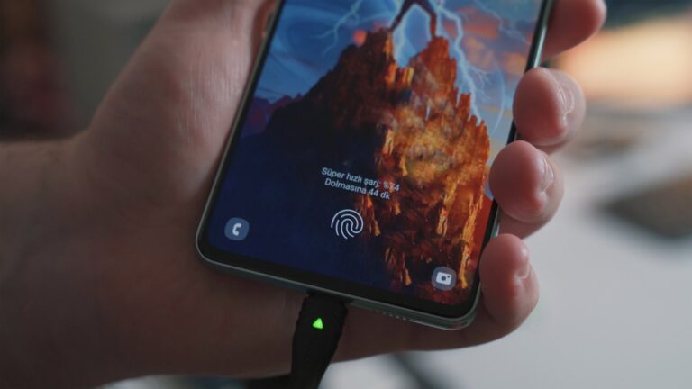 Fast charging smartphone